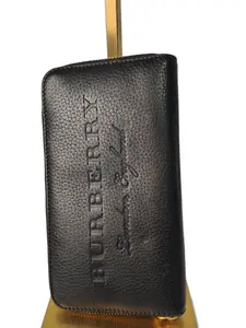 Pre-owned BURBERRY Grained leather Small Leather Goods Zip Around Wallet Black Very Good S014260324011