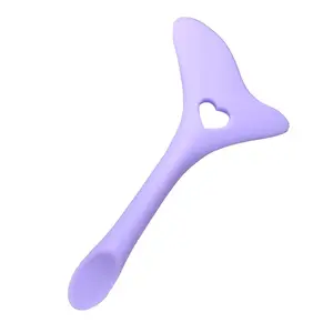 Silicone Eyeliner Stencil with Winged Tip and Cat Shape - Reusable, Multifunctional Makeup Tool for Perfect Smoky Eyeshadow, Eyeliner and Eyebrow Pencil Application