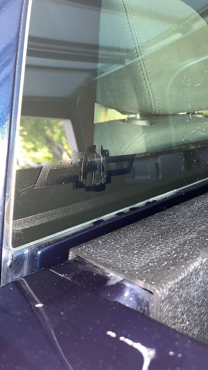 Item: Black, 5 inches long