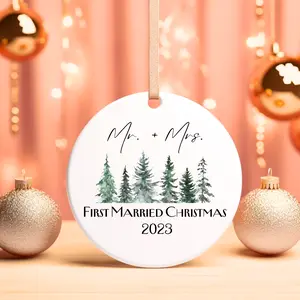First Married Christmas Ornament Mr Mrs 2023 Wedding Keepsake Gift for Wedding with Personalized Year Decoration Decoration