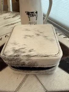 Medium size cowhide jewelery box