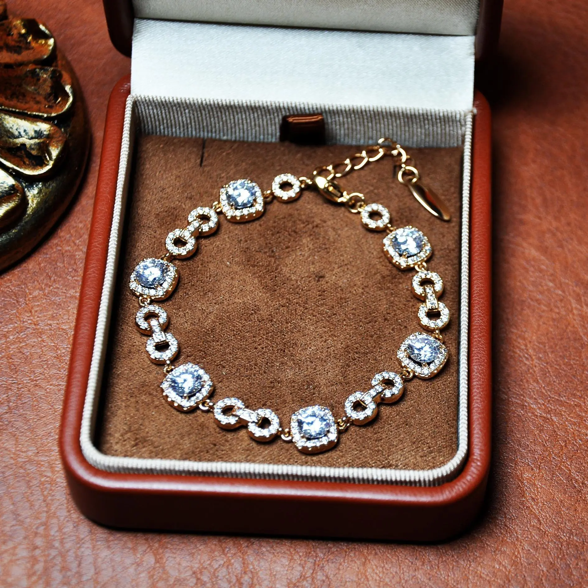 Elegant diamond-set golden bracelet