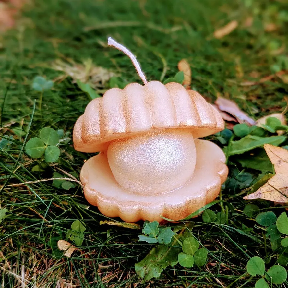 Pearl Shell Candle - Unique Decorative Candle for Home Decor and Aromatherapy