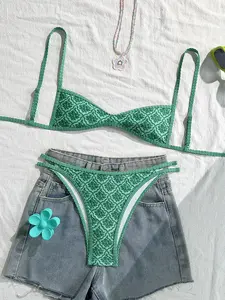 Women's Sexy Tight-Fitting Holiday Leaf Print Bikini Swimwear, Stylish Beachwear for Summer Vacations, Perfect for Pool Parties and Sunbathing