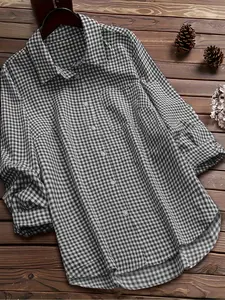Elegant Plaid Button-Down Shirt for Women, Loose Fit Long Sleeve Design, Casual All Season Wear, Stylish Pocket Detailing, Top, Womenswear, Blouse