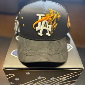 El MAGO GOLD HAT  x 31 HATS