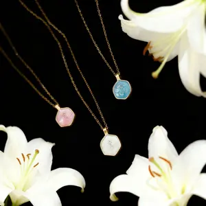 Women's 14K Gold Plated Cross Necklace - Exquisite and simple gold-plated cross pendant, elegant and hypoallergenic brass material