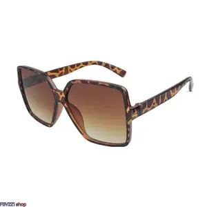 Women's Tortoiseshell Oversized Square Sunglasses, Gradient Lens, UV Protection, Retro Stylish Eyewear for Daily Outdoor Use, Womens Sunglasses