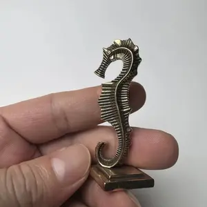 Vintage Brass Seahorse Figurine Statue, Fantasy Theme Collectible Room Decor Home Office Decor Art, Perfect for Bookshelf Living Room Creative Display Gift