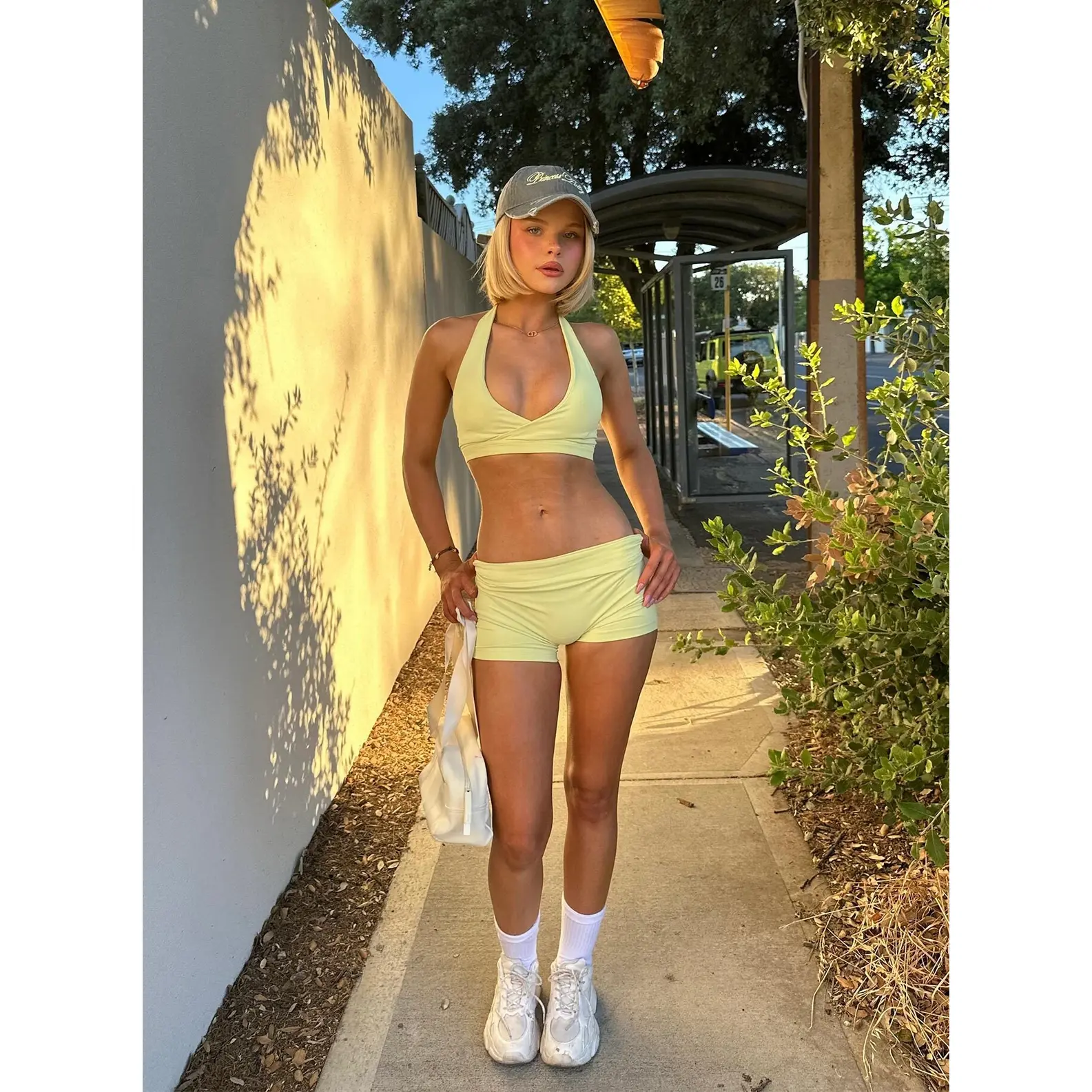 Final Form Active 4" Invisible Scrunch Shorts Lemongrass