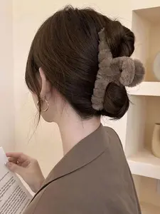 1pc Large 11cm Plush Hair Clip, Simple Comfortable Lazy Style, Plain Design, Suitable for Commuting Casual Vacation Fashion Accessories, Fuzzy Hair Clip, Fuzzy Claw Clip