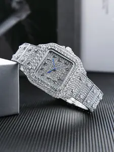 RICECGO Unisex Hip-Hop-Style Watch with Full Diamond Accents: Features a diamond-encrusted strap and a square dial set with diamonds. A stylish accessory perfect for everyday wear, parties, formal dinners, or as a gift.