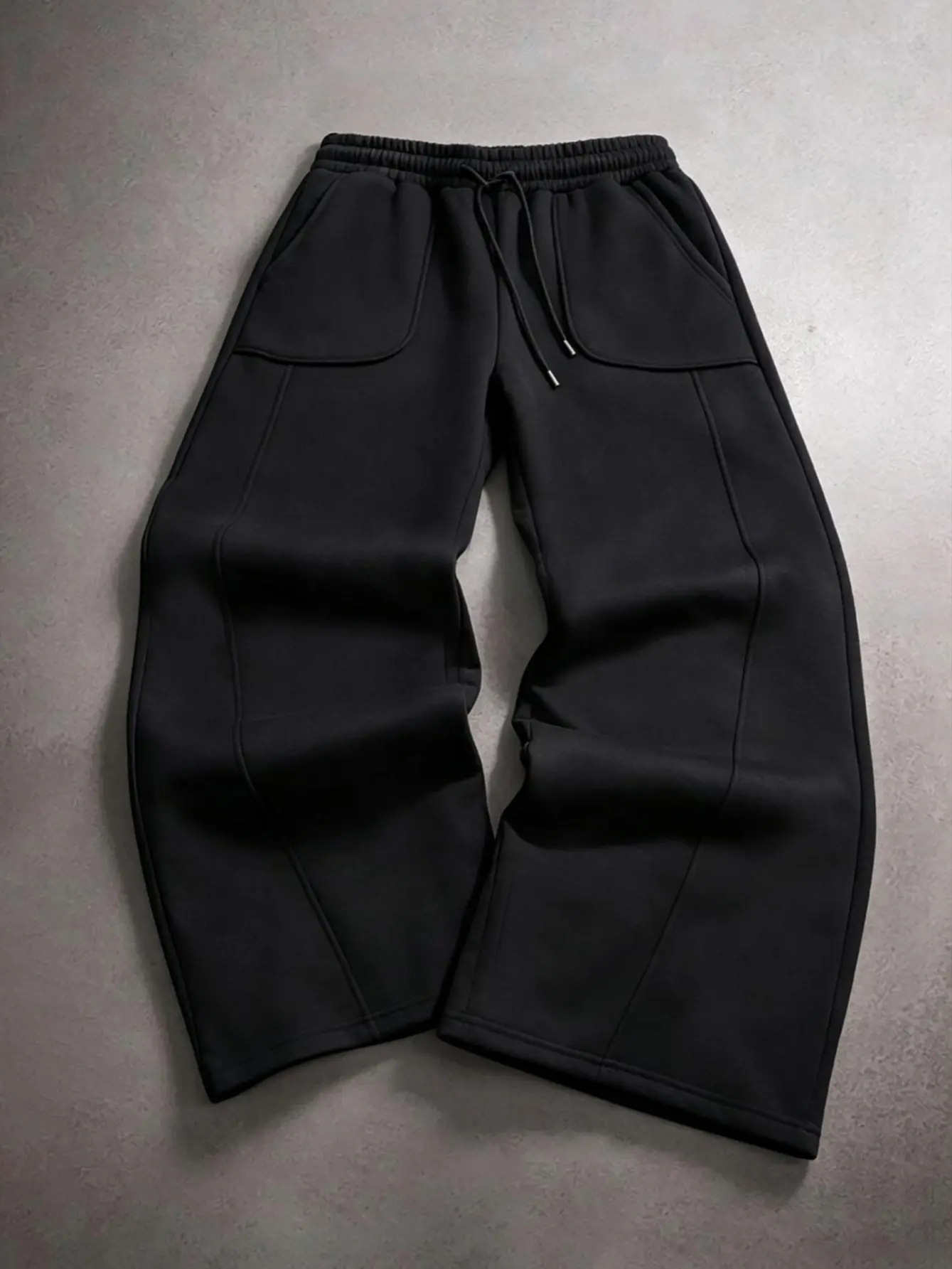 Men's Streetwear Loose Fit Wide Leg Jogger Pants, Curved Seam Panel Construction, Elastic Waist Drawstring, Functional Patch Pockets, Open Hem Casual Sweatpants, Fashion Trousers for Teen Men Daily & Weekend Outing