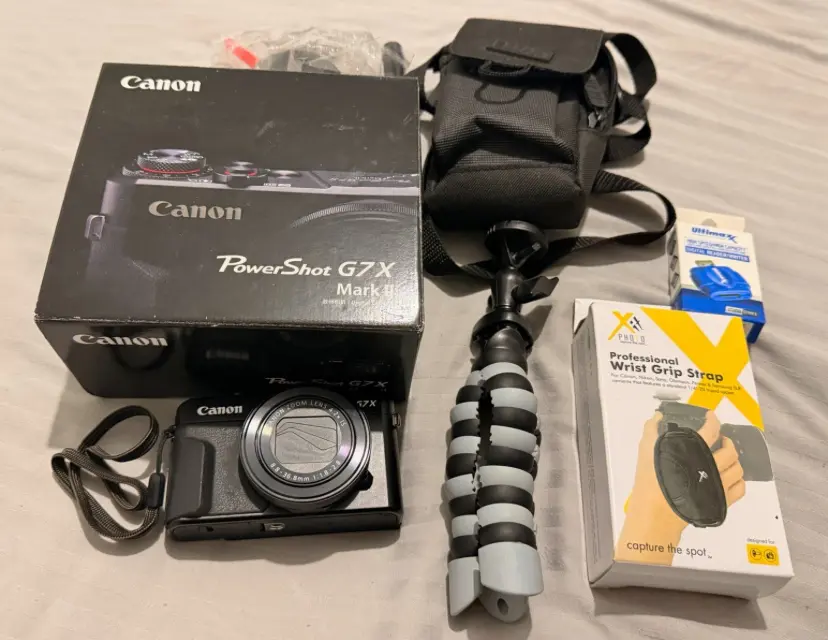 Canon PowerShot G7 X Mark II Compact Camera f/1.8-2.8 4.2x Zoom