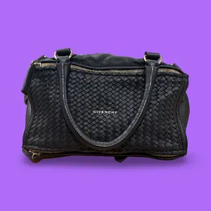 Pre-owned Leather Shoulder Bags Givenchy Medium Pandora Bag with Weave