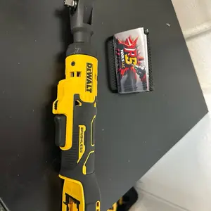 Dewalt 20V Ratchet 3/8 - Cordless Impact Wrench with Muscleless Design for Efficient Torque Application