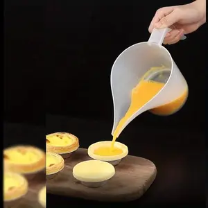 1000ml Long-nosed Pot, Funnel Cup, Plastic Cup, Baking Handmade Soap Measuring Cup, High Temperature Resistant Beaker with Scale, Kitchen Measuring Utensils