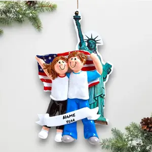 Personalized Love in New York Christmas Ornament – Custom Statue of Liberty Couple Souvenir – NYC Vacation Keepsake – Noel Box