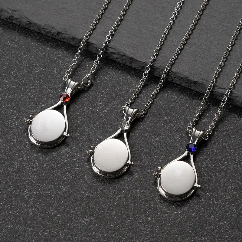 Women's Anime Peripheral Red Sand Mark Shell Pendant Necklace - Flap Mermaid Shell Opening-Closing Closure, Character Graphic, Anime Charm, Collectible Fashion Costume Jewelry Accessory, Character Graphic Necklaces, Anime Charm Necklaces