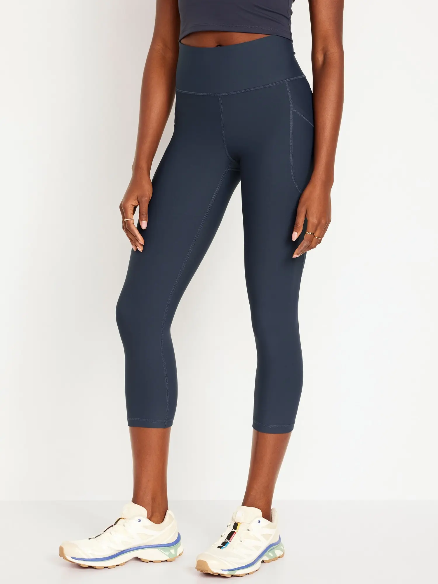 Old Navy Women's High-Waisted PowerSoft Crop Pocket Leggings Old Navy Women's High-Waisted PowerSoft Crop Pocket Leggings