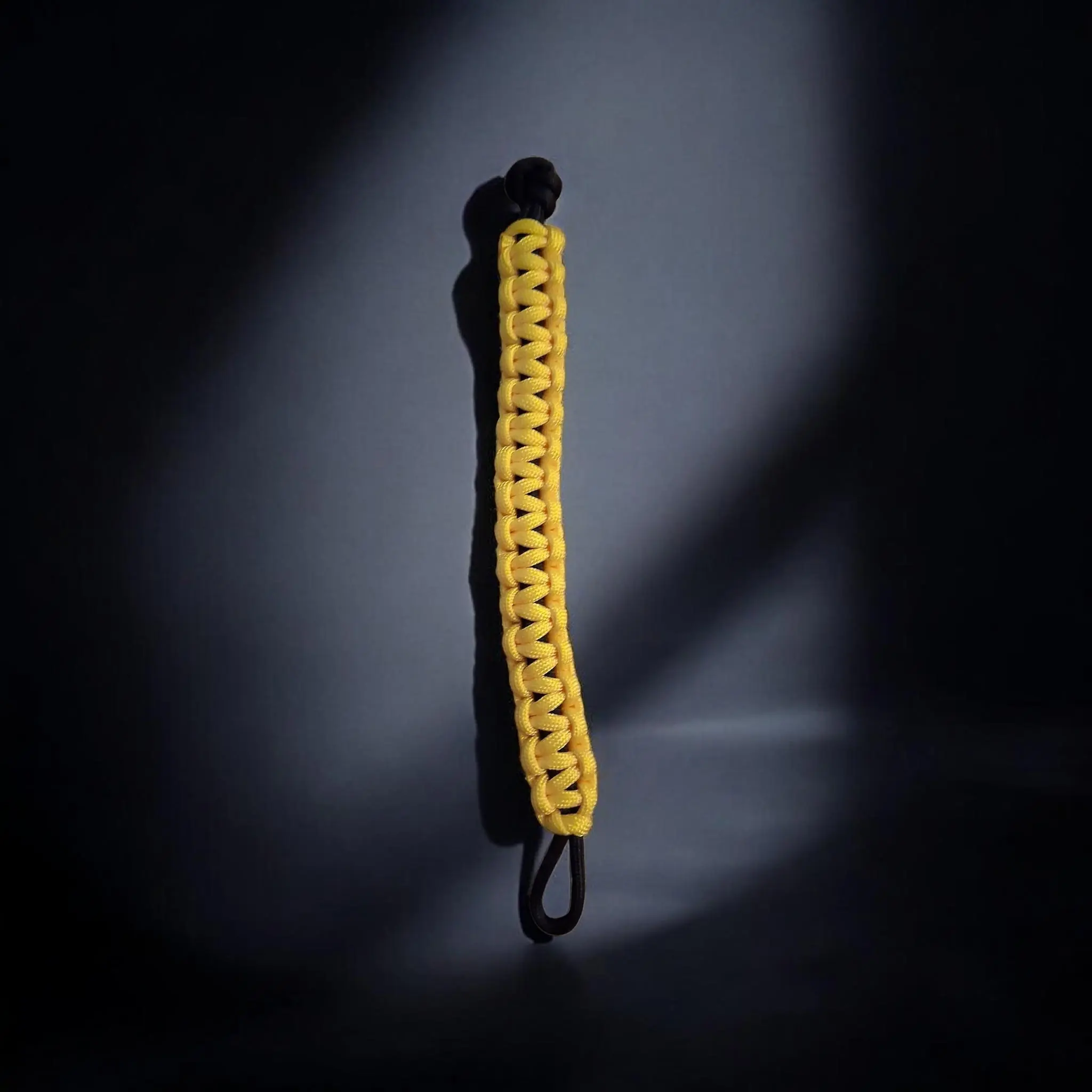 Adult paracord bracelet
