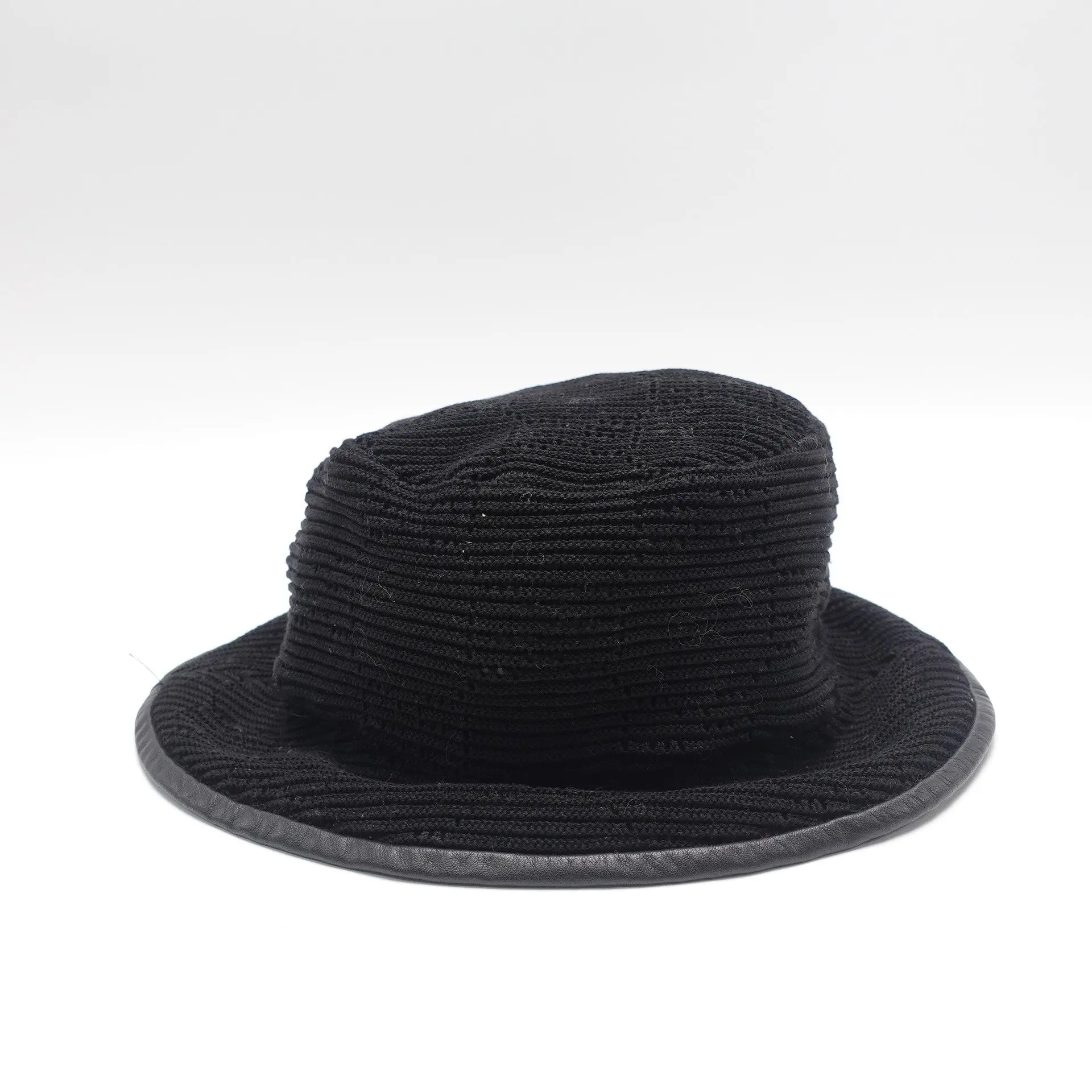 Pre-owned GUCCI Black Knit Bucket Hat T10429788