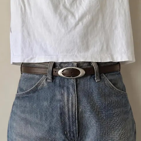 Unisex Brown Oval Buckle Casual Belt - Trendy Y2K Statement Accessory, Versatile Fashion Belt, Fits Waist 25-34 in, Clean Everyday Design, Compatible with Baggy Jeans, Mini Skirts for Casual Streetwear