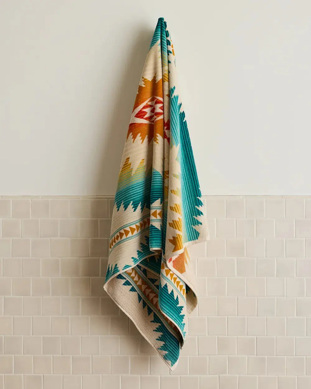PENDLETON Oversized Jacquard Spa Towel Sunset Pass