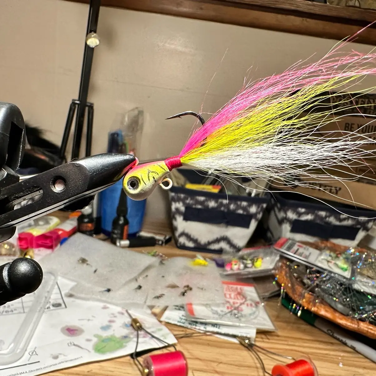 Walleye jig with singer loop