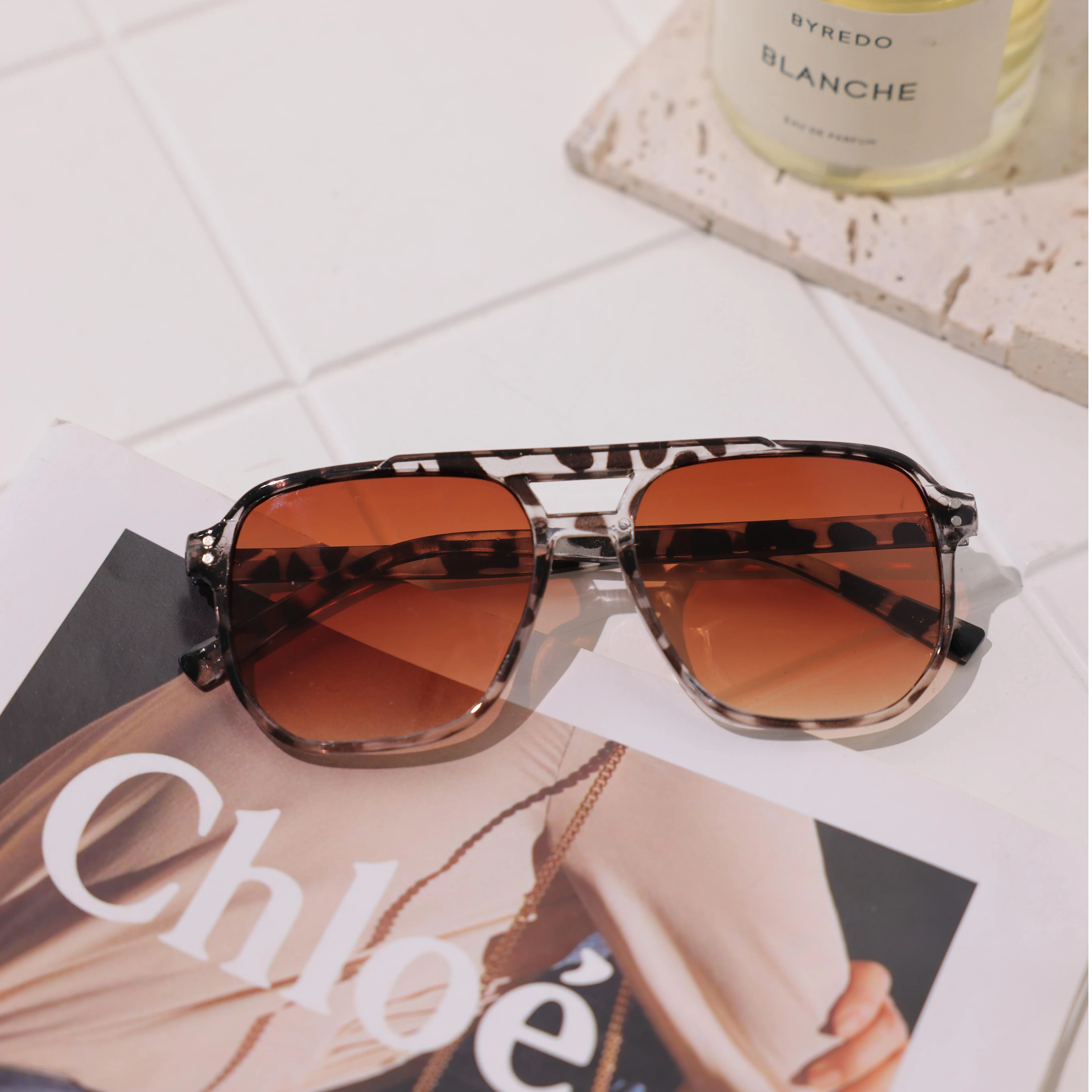 NWOT 5 Pair Womens Stylish Sunglasses Set - Black, Brown, and Orange Amazon.com: MUNSADE Trendy Square Aviator Sunglasses for  main image 3