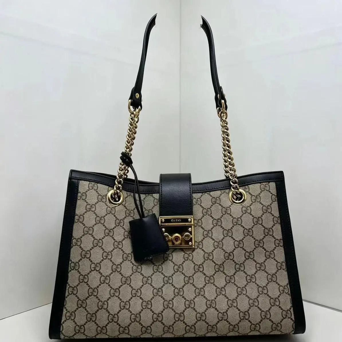 Pre-owned GUCCI Padlock GG Supreme Tote｜Chain‑Shoulder Work Bag
