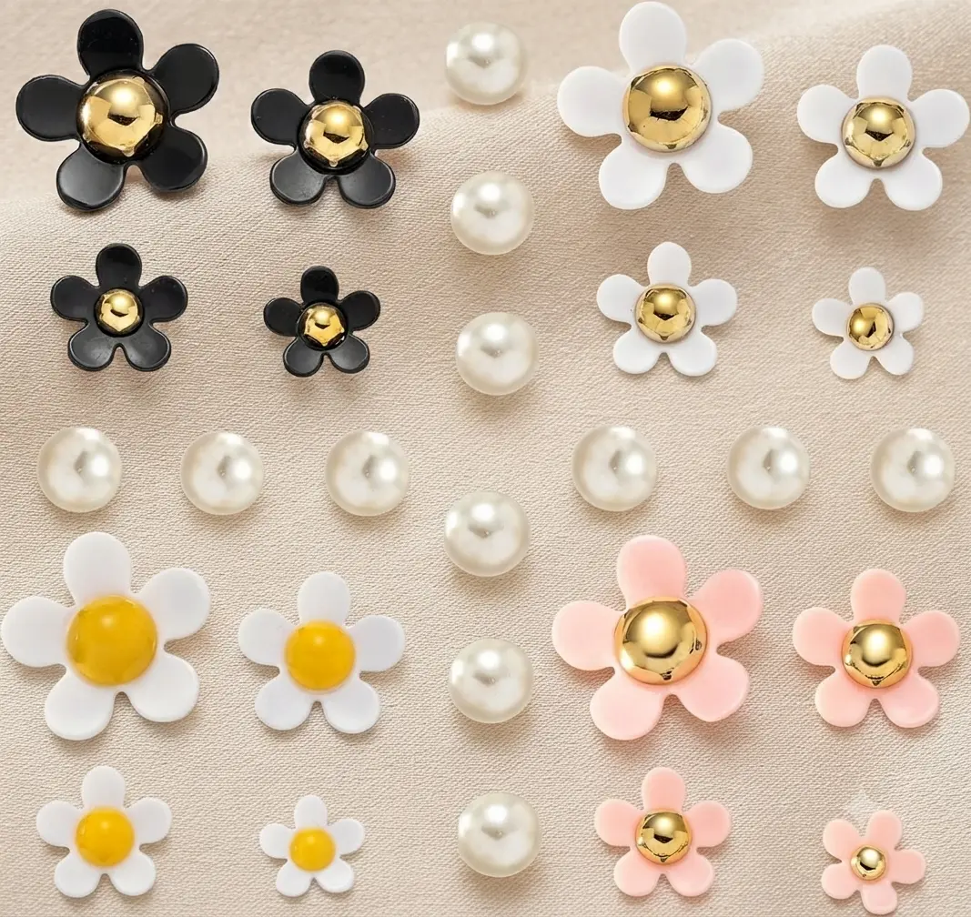 Flat Back Daisy Flowers – Cute ABS Plastic Flower Embellishments for DIY Crafts, Jewelry Making, Phone Case Decoration, Scrapbooking, Nail Art, Resin Projects & Handmade Accessories. Perfect Floral Craft Supplies for Creative Gifts & Custom Designs.