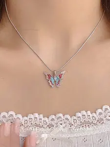 Vintage Butterfly Titanium Steel Necklace, Unisex Boho Style, Durable Long Chain, Anti-Oxidation, Suitable for All Seasons, Butterfly Pendant Necklace, Boho Style Jewelry, Jewelry Gifts