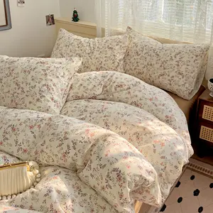 4 Piece Floral Decorative Bedding Set, Includes 1*Duvet Cover Sheet & 1*Bed Sheet & 2*Pillowcases, Traditional Print Design, Polyester Fiber Material