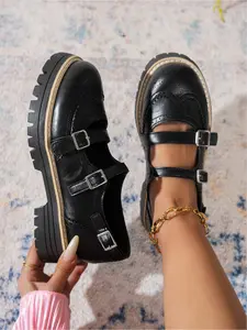 [Who Wears It Becomes a Preppy Goddess! Retro Platform Mary Janes] Brogue Embossed + Metal Buckle  Height-Increasing, Leg-Lengthening, Soft Sole  Black & Brown, No Brainer Pick