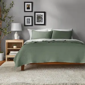 Full/Queen Green Garment Washed Stripe Quilt – Soft Lightweight Microfiber Bedding Blanket, Textured Stripe Bedspread