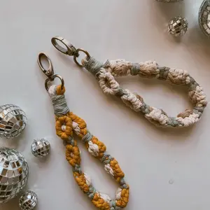 Daisy Chain Wristlet