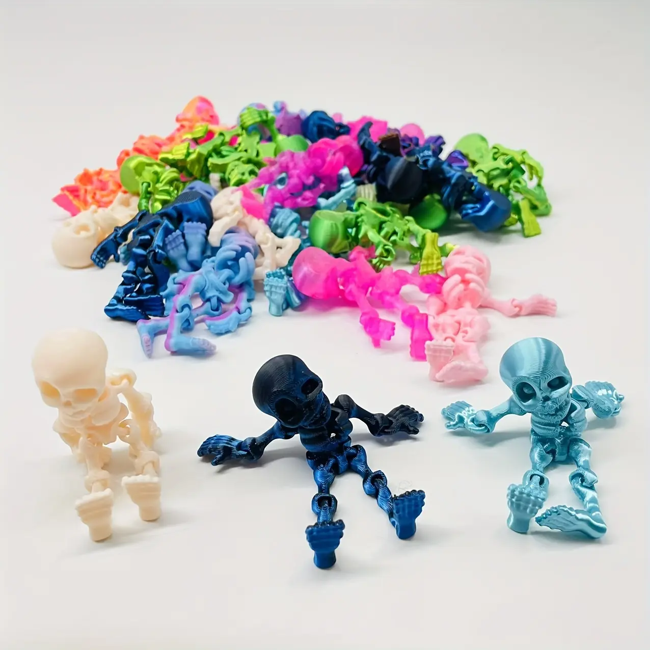 3D Printed skeleton Mini Statues (30 Random Colors) - 3D Printed Home Decor Items, 3D Printed Products for Fun Room Decoration, Animal Decorative Mini Statues, Statues, Suitable for Everyone as Stress Relief Holiday Gifts (Halloween, Christmas)