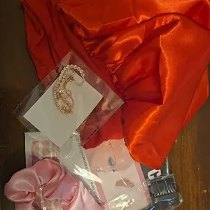 LEFGODY Women's Satin Wide Brim Sleep Cap Elastic WideBand Hair Wrap Cap for Curly Hair Shower Cap(Randomcolor)