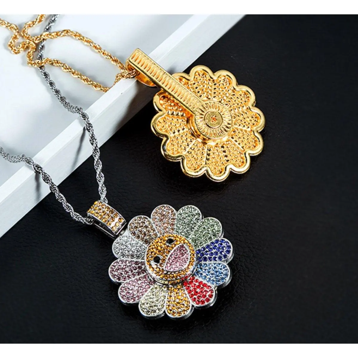 Spinning Flower Chain Necklace