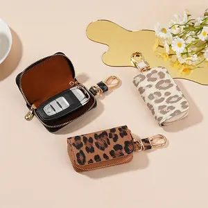 1 Leopard Print Keychain |   Fashionable and Practical, Lightweight and Portable, Ideal for Car Keys, Parties, and Gifts |   Made of Synthetic Faux Leather, Casual Style, Mixed Color, Suitable for Daily Commute