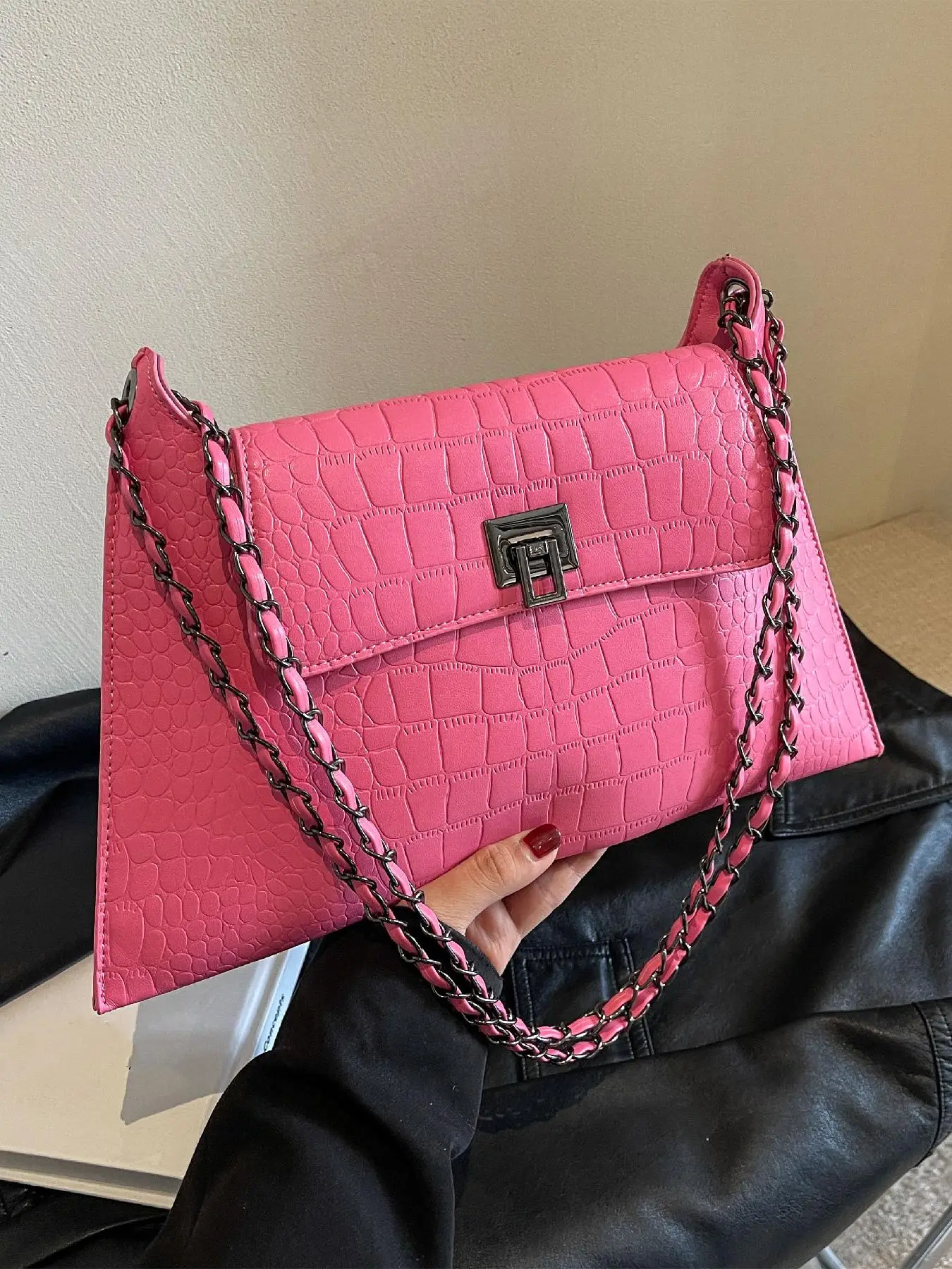 Solid Color Crocodile Embossed Shoulder Bag, Plain Pu Leather Buckle Decorated Shoulder Bag for Women, Casual Trendy High-quality Daily Commuting Bag
