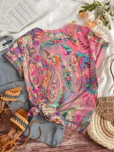 Sweet Paisley Print Short Sleeve Top, Casual Fitted Blouse for All Seasons, Stylish Tee for Girls' Get-Togethers
