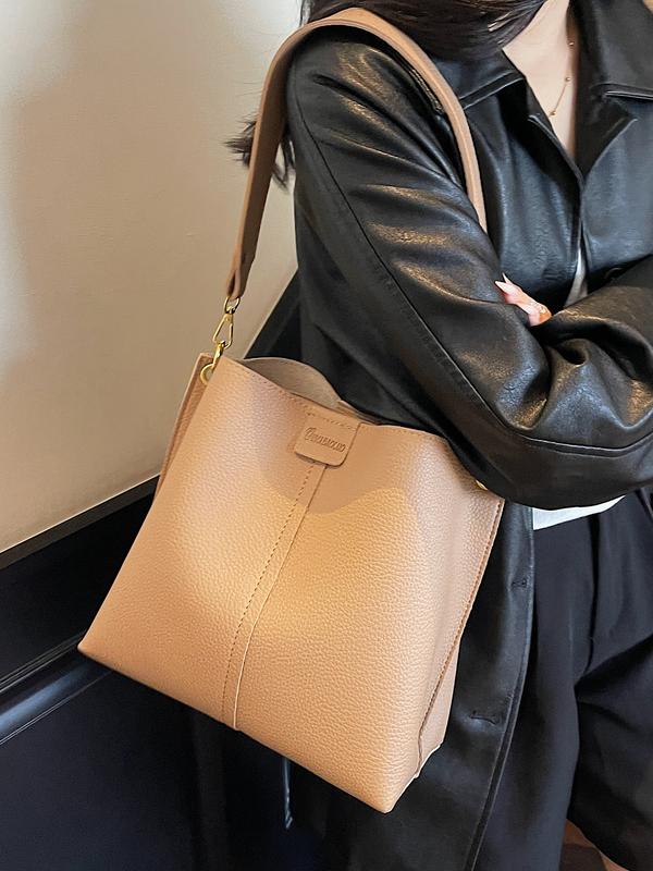 Simple waxed leather bucket bag, PU Tote Satchel, fashionable, casual and versatile wide-strap one-shoulder crossbody bag, textured and trendy one-shoulder commuter bag, Elegant Commuter Bag, suitable for daily wear, commuting and other scenarios