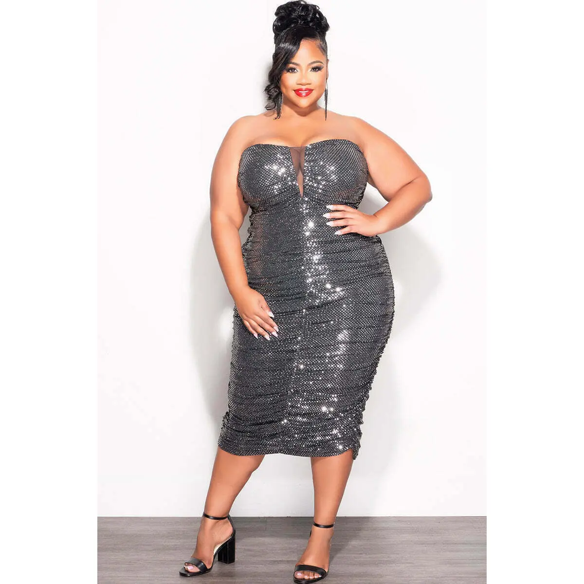 Final Sale Plus Size Confetti Dot Knit Sequin Strapless Dress in Silver and Black