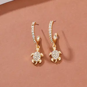 Cute sea turtle earrings for summer beach vacation, suitable for women when traveling, holiday and daily wear