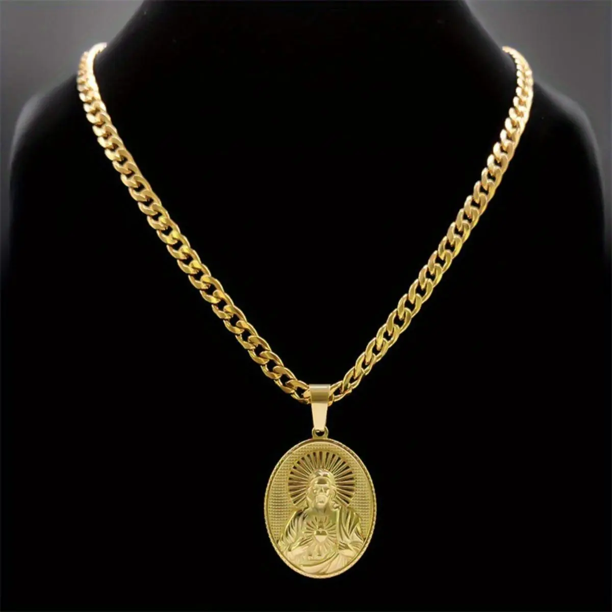 Christian Jesus Medallion Necklace for Men Gold Color Stainless Steel Religious Jewelry Gift Chain Pendant Gold Plated Crucifix