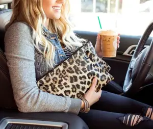Animal Print Clutch Purse - Classic Design with Leopard Print, Ideal for Everyday Use