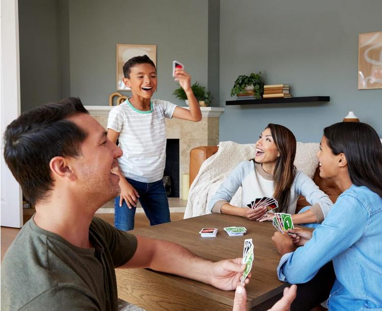 Mattel Games UNO Card Game in a Collectible Storage Tin for Kids, Adults, Families, Parties & Travel, 2 to 10 Players