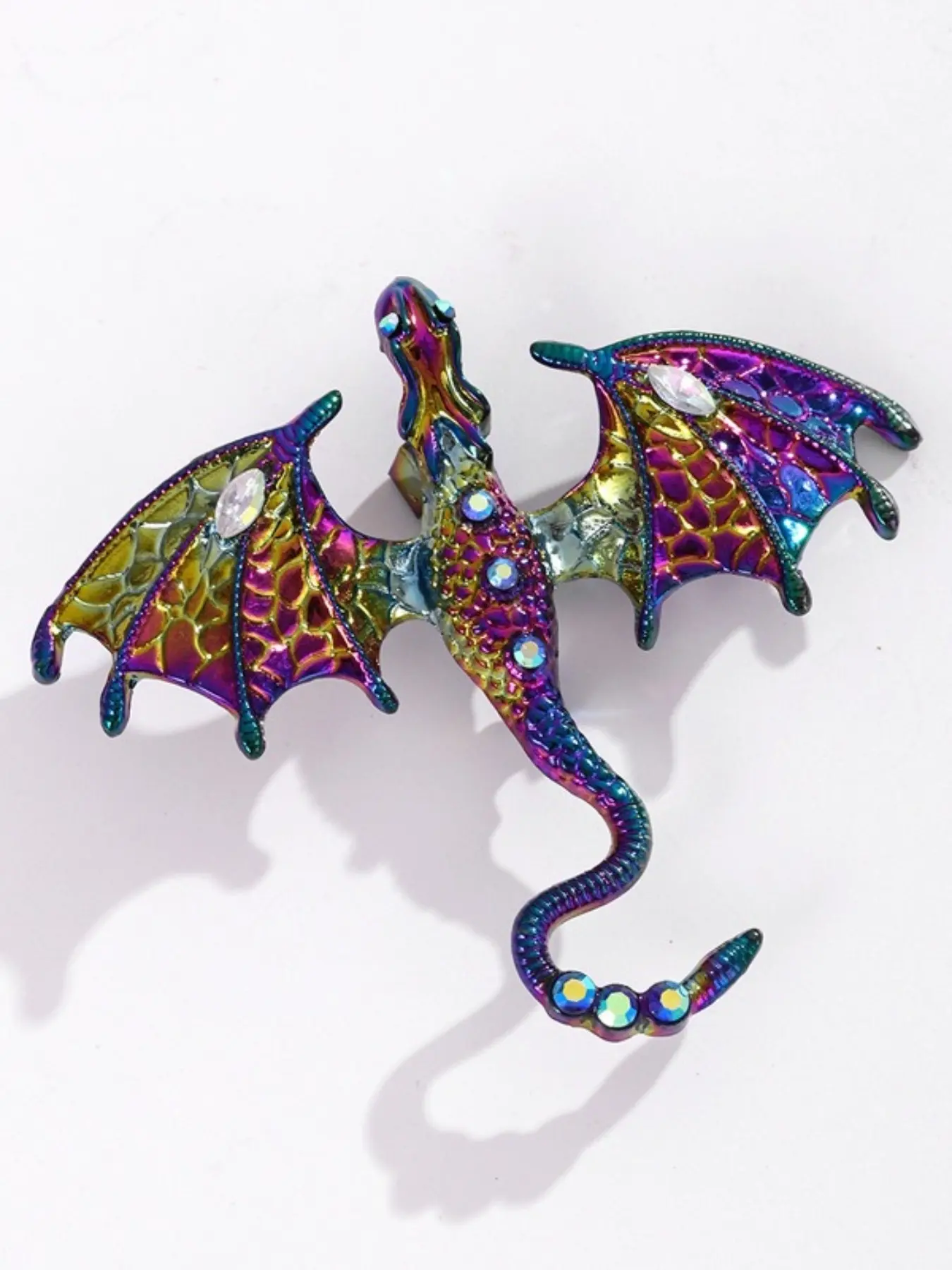 LYRA PIN (7Colors)Vintage Dragon Brooch, Sparkling Brooch, Metal Pin with Rhinestones, Alloy Brooch Pin, Durable Metal Pins, Gradient Pterodactyl Design, Men's Fashion Accessory, Lapel Pin, Jewelry, Exquisite Brooch, Gift for Boyfriend, Birthday Present